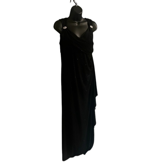 Beautiful 😍R&M Richards Empire Waist Black Sleeveless Sparkle Maxi Dress size 8 - Picture 2 of 15